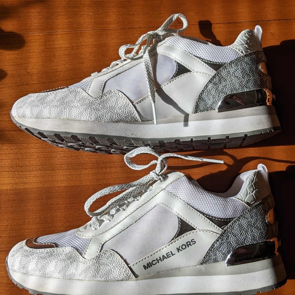 Michael Kors Wilma Trainer Silver multi Sneakers. Size 9